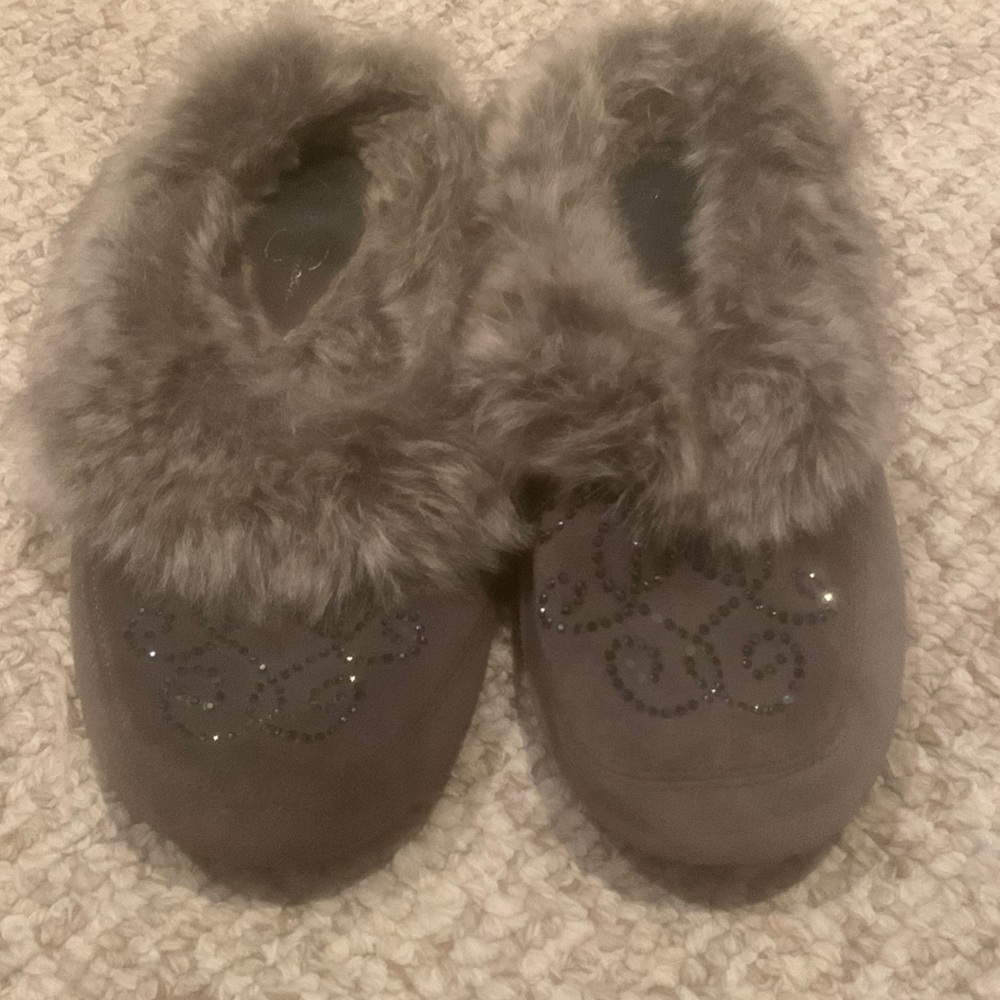 Jessica Simpson grey slippers